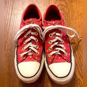 Converse Madison Ox red with white polka dots kids  Low Top Shoes Size 5.